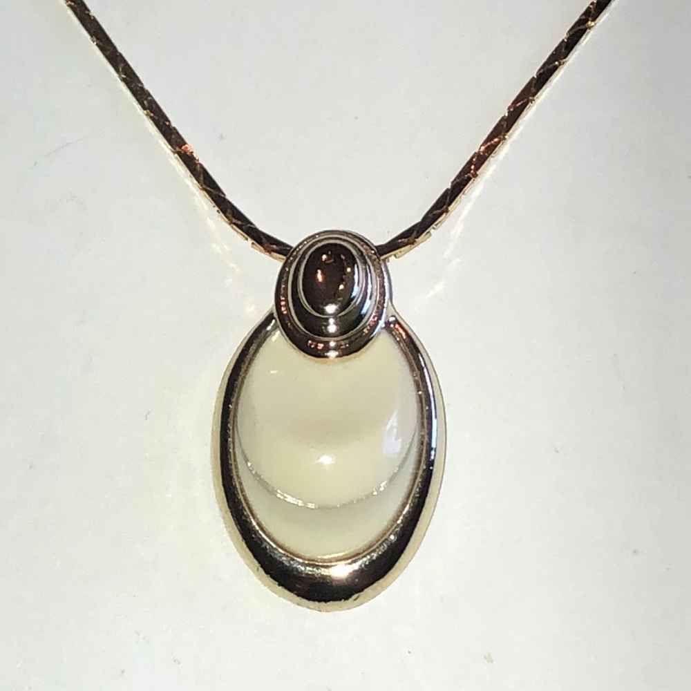 Sarah Coventry Gold Tone Cream Oval Pendant Necklace
